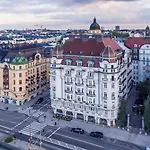 Best Western Plus La Mid-Town Hotel
